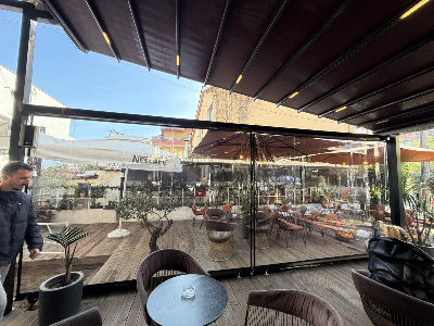 Mbyllje ambienti te jashtem lokali me plasmas Mbyllje ambienti te jashtem lokali me plasmas